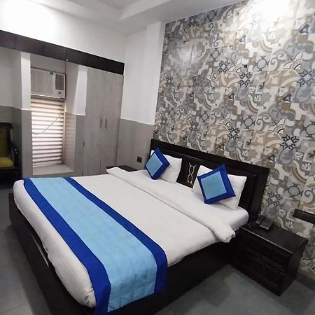 Hotel Crystal Palace New Delhi Exterior foto